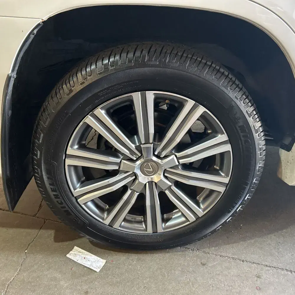 2017 Lexus LX 570 Base