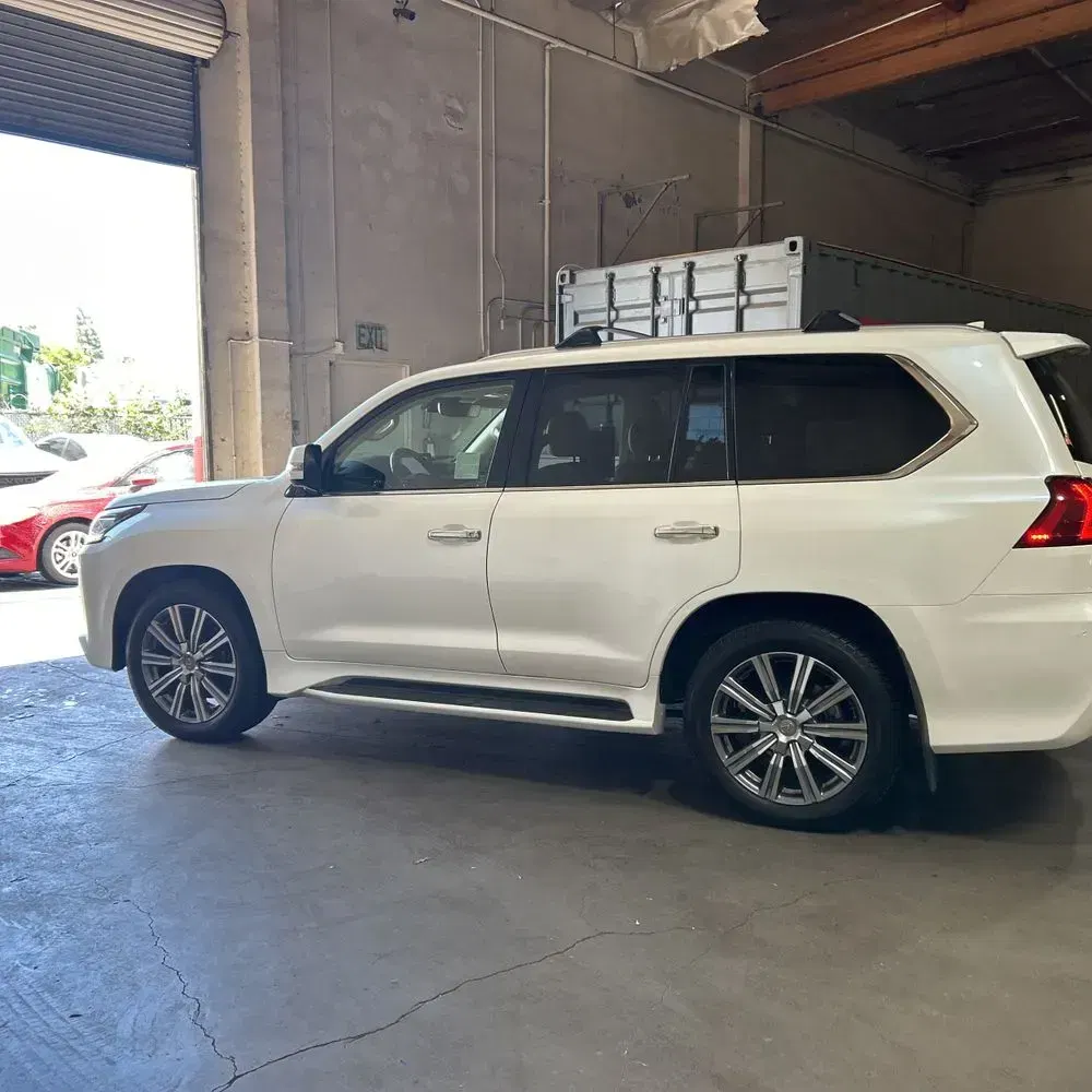 2017 Lexus LX 570 Base