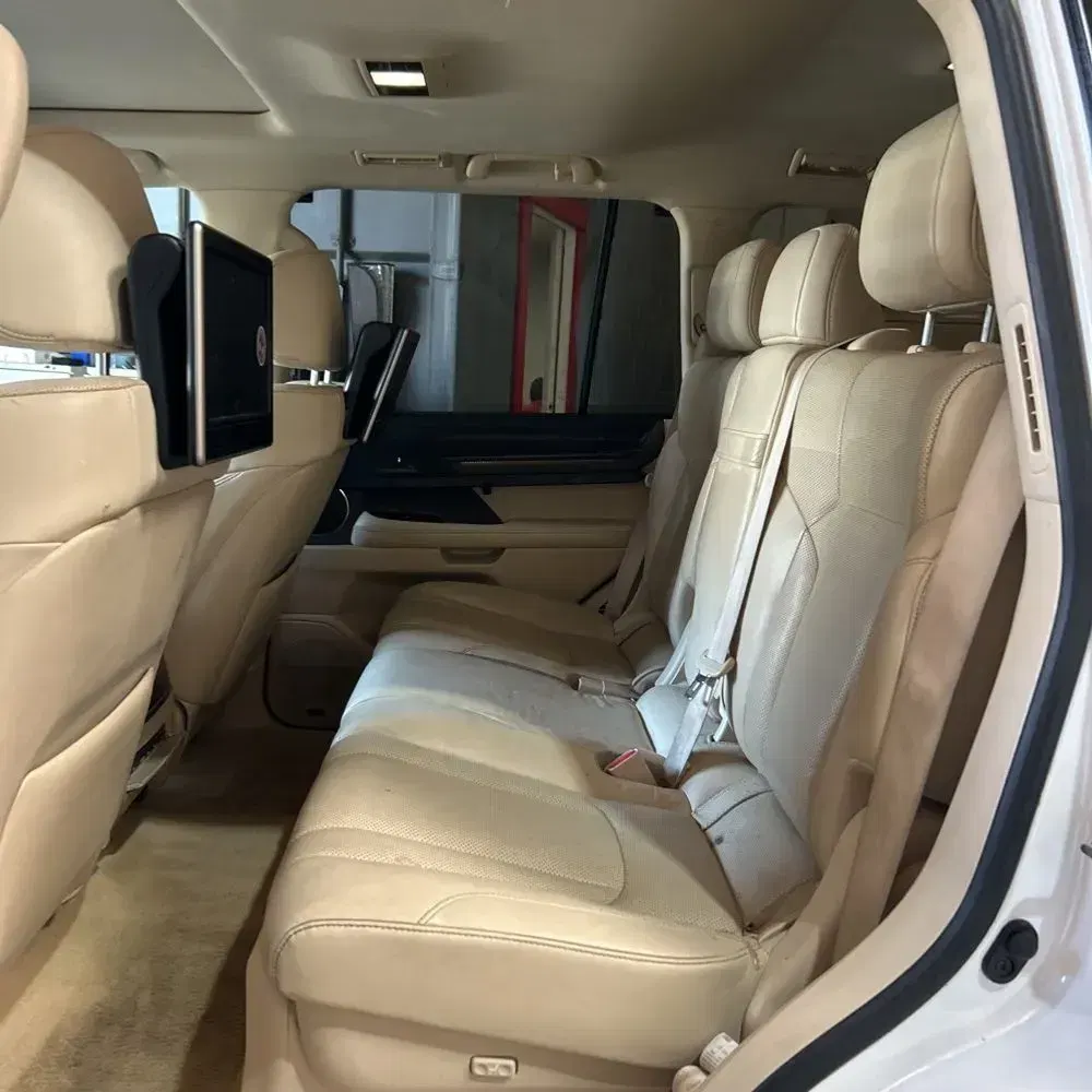 2017 Lexus LX 570 Base