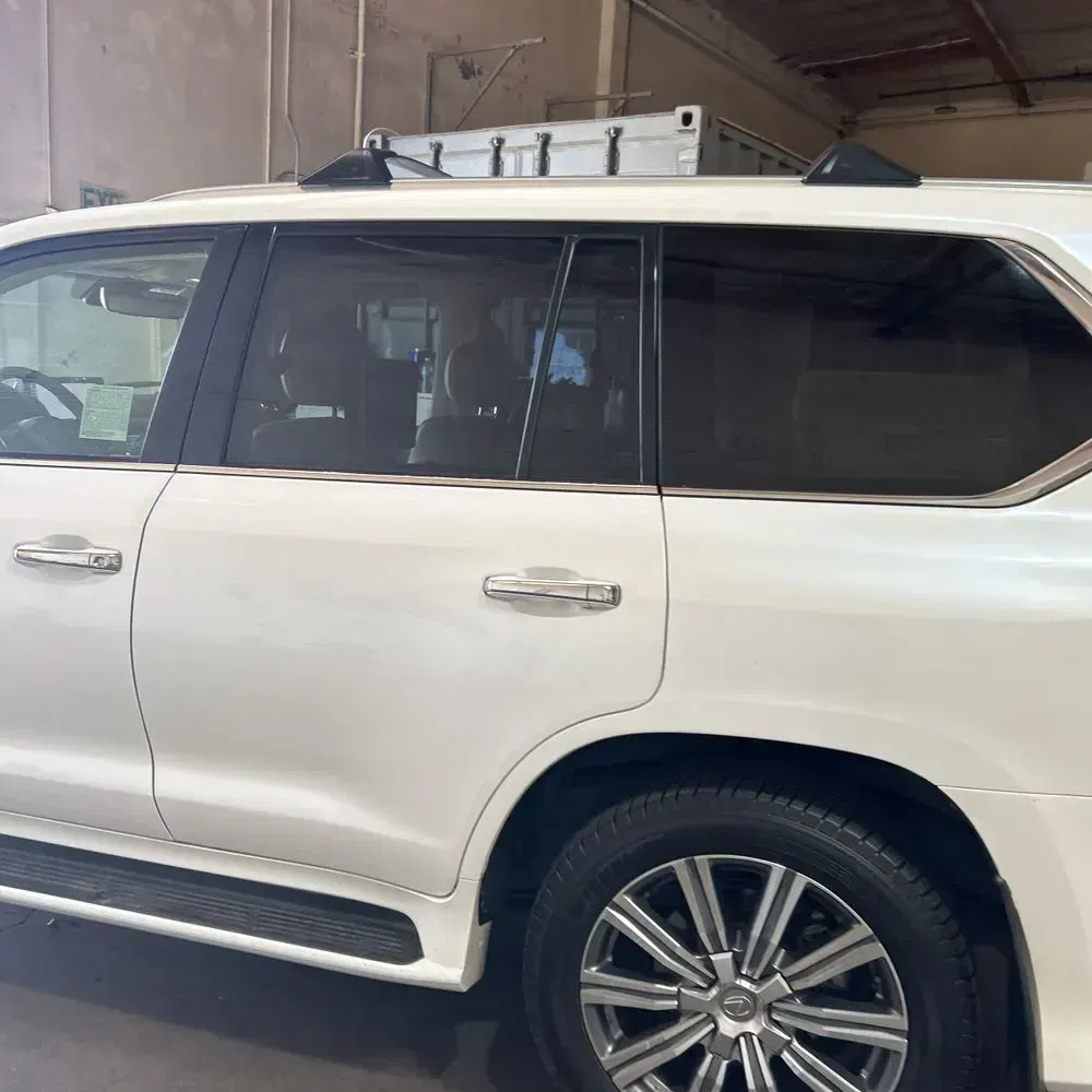 2017 Lexus LX 570 Base