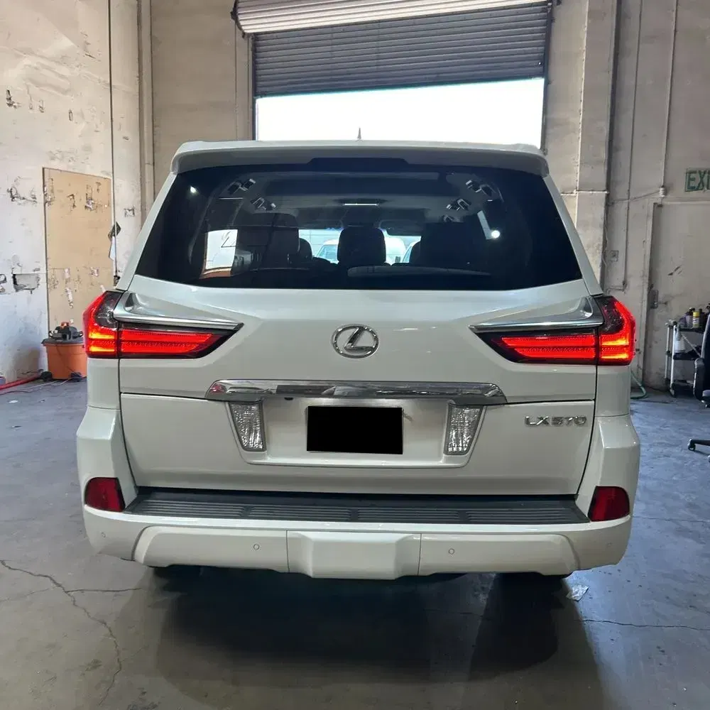 2017 Lexus LX 570 Base
