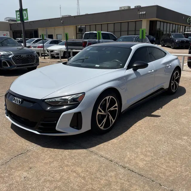 2022 Audi e-tron GT Premium Plus