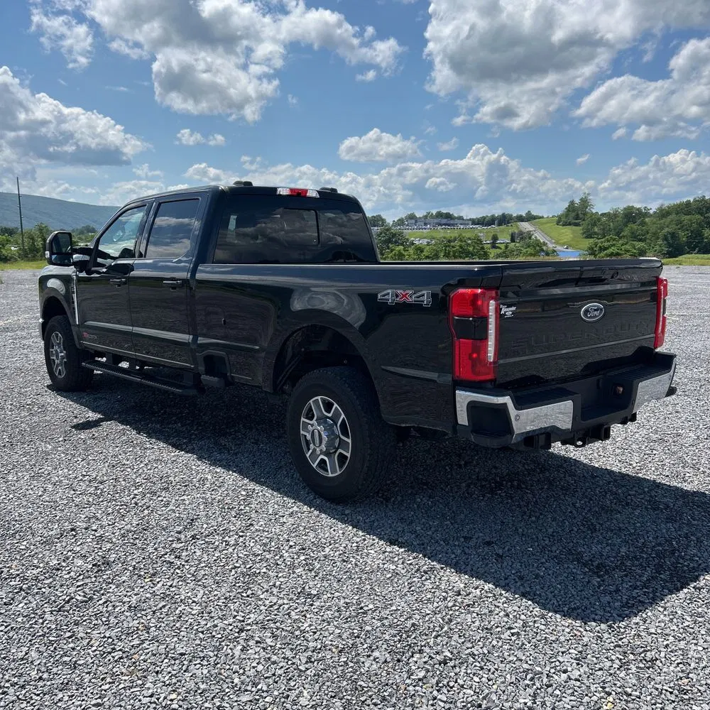 2024 Ford F350 S/D Lariat