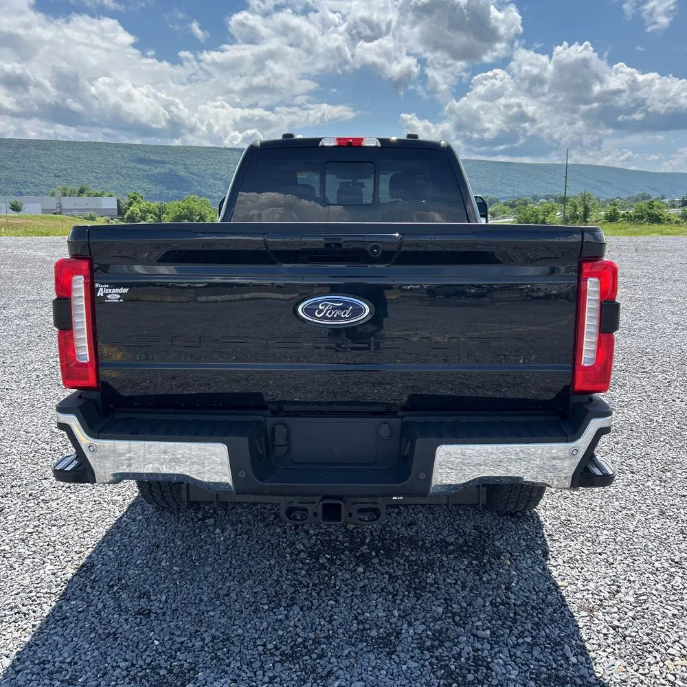 2024 Ford F350 S/D Lariat