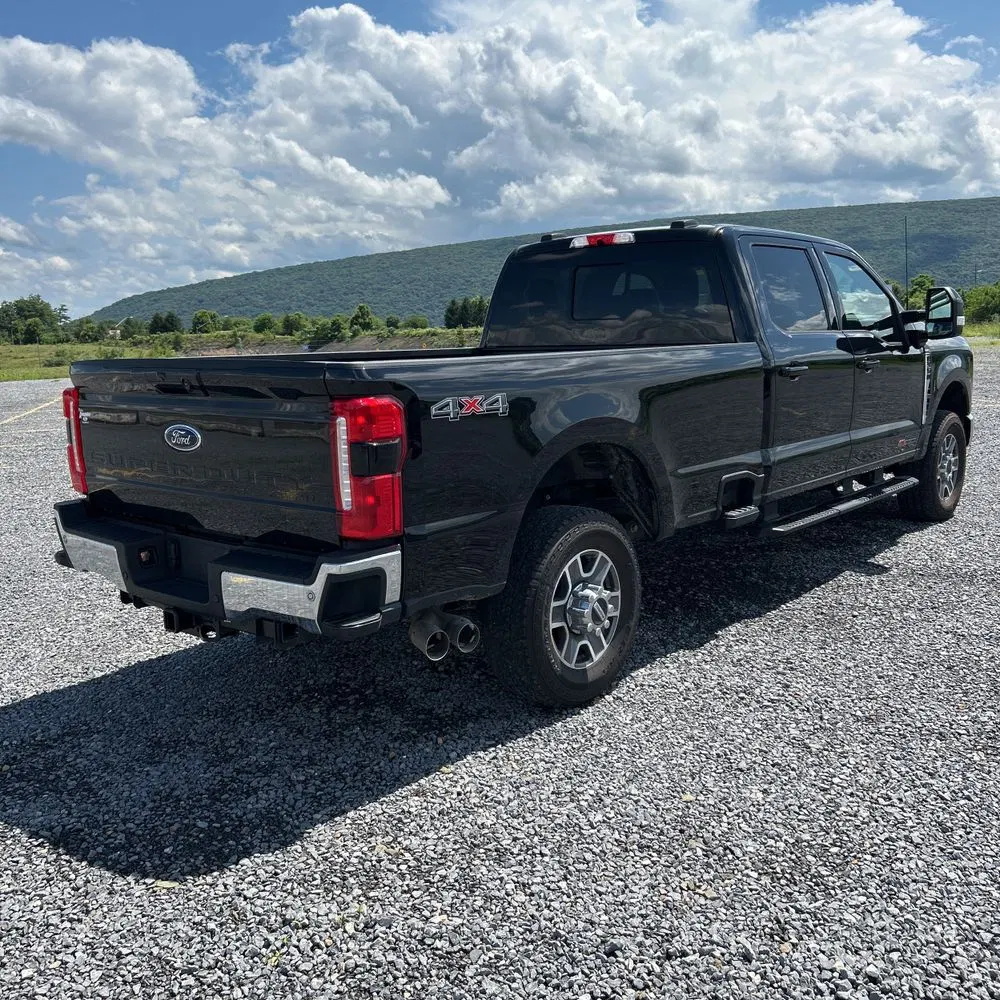 2024 Ford F350 S/D Lariat