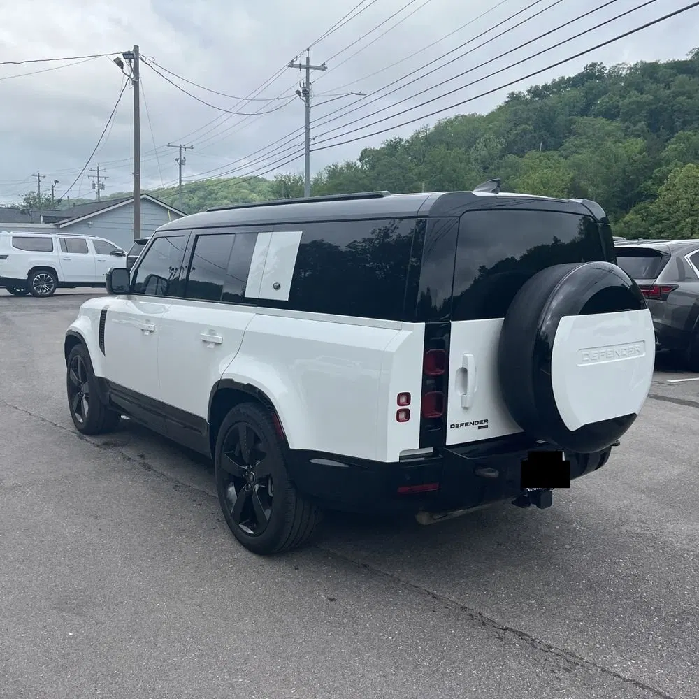 2023 Land Rover Defender 130 X-Dynamic SE