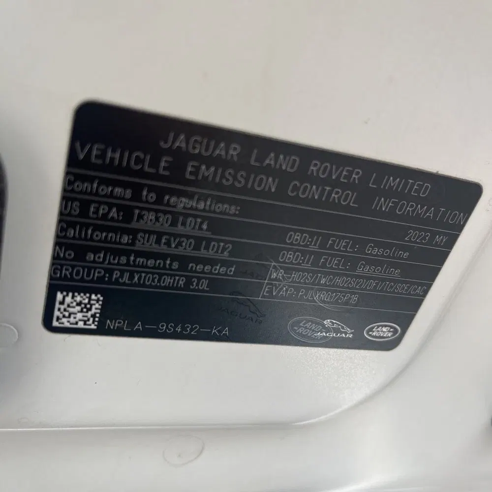 2023 Land Rover Defender 130 X-Dynamic SE