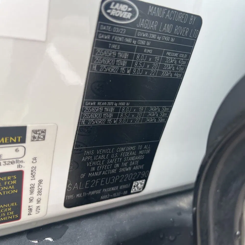 2023 Land Rover Defender 130 X-Dynamic SE