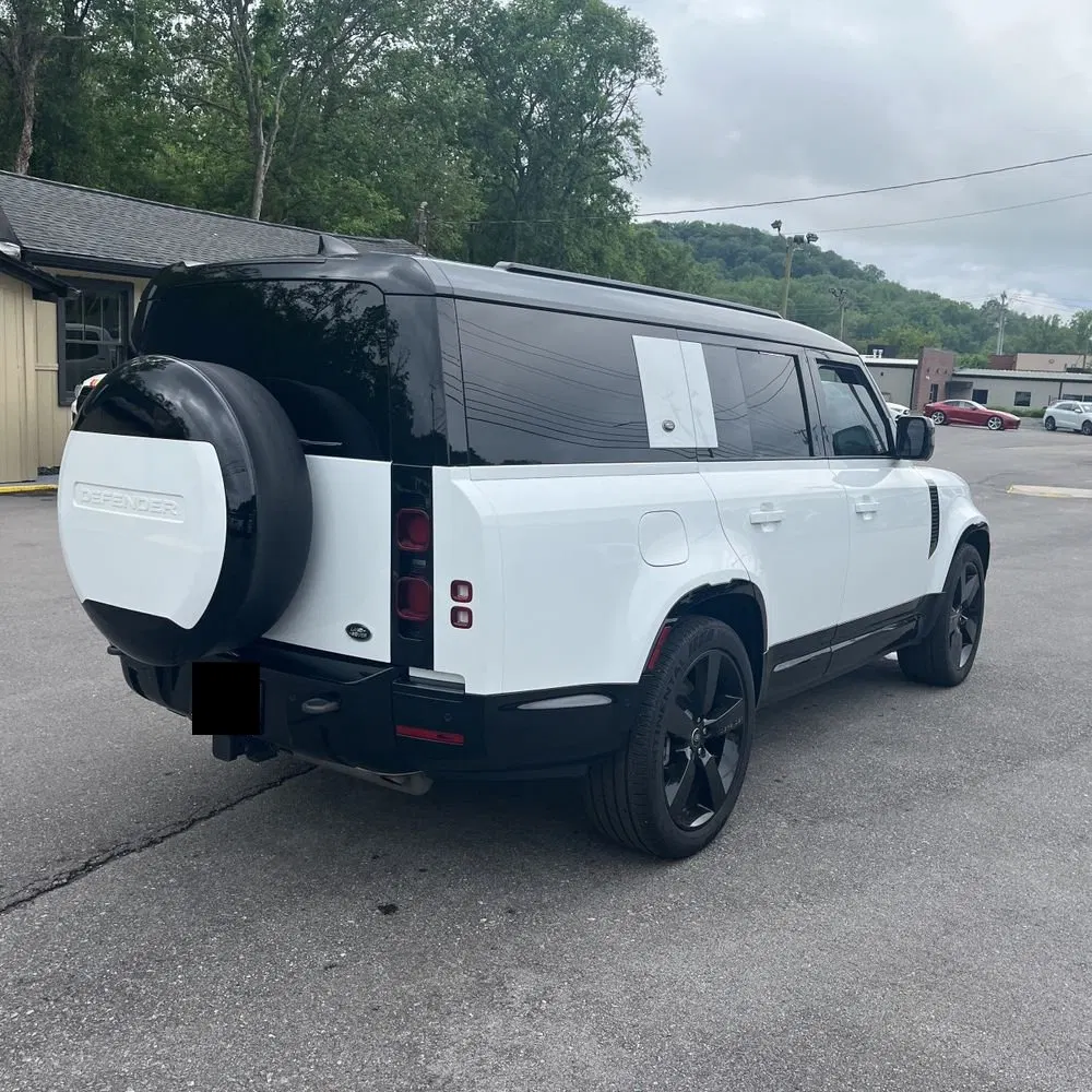 2023 Land Rover Defender 130 X-Dynamic SE