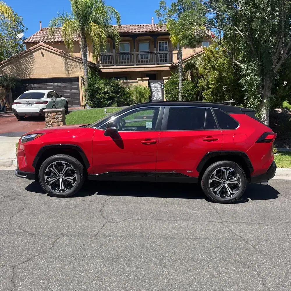 2025 Toyota RAV4 Plug-in Hybrid XSE