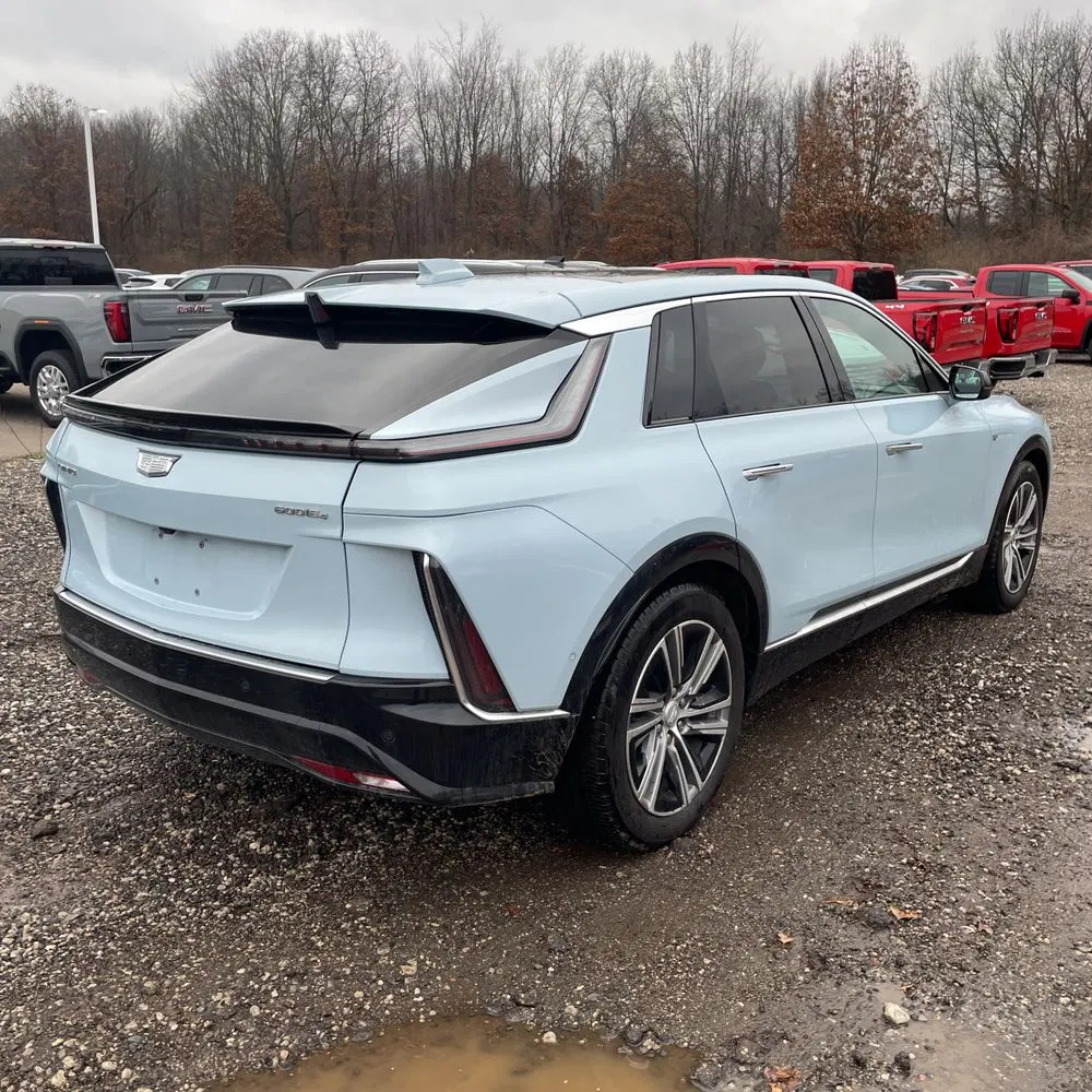 2024 Cadillac LYRIQ Luxury 1