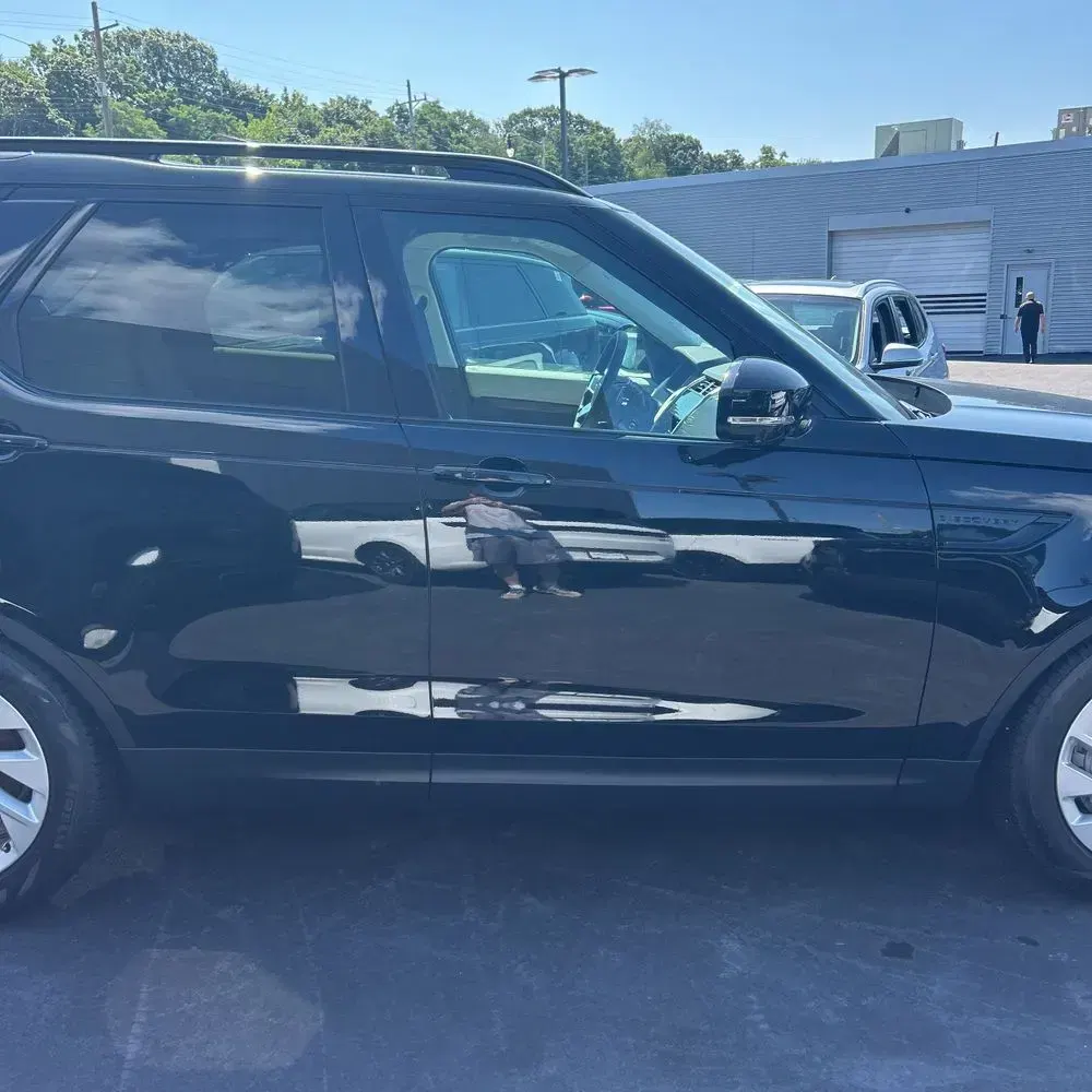 2025 Land Rover Discovery S P300