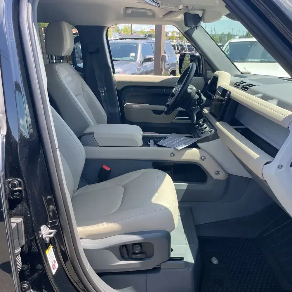 2024 Land Rover Defender 110 V8 P500 SE