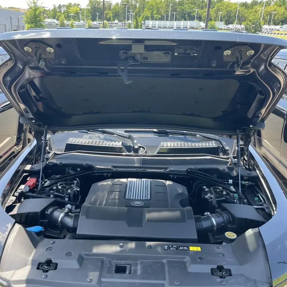 2024 Land Rover Defender 110 V8 P500 SE