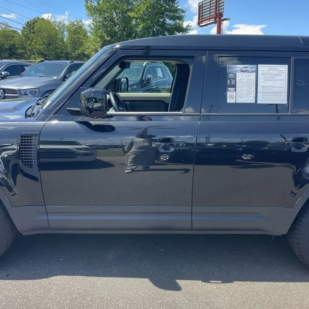 2024 Land Rover Defender 110 V8 P500 SE