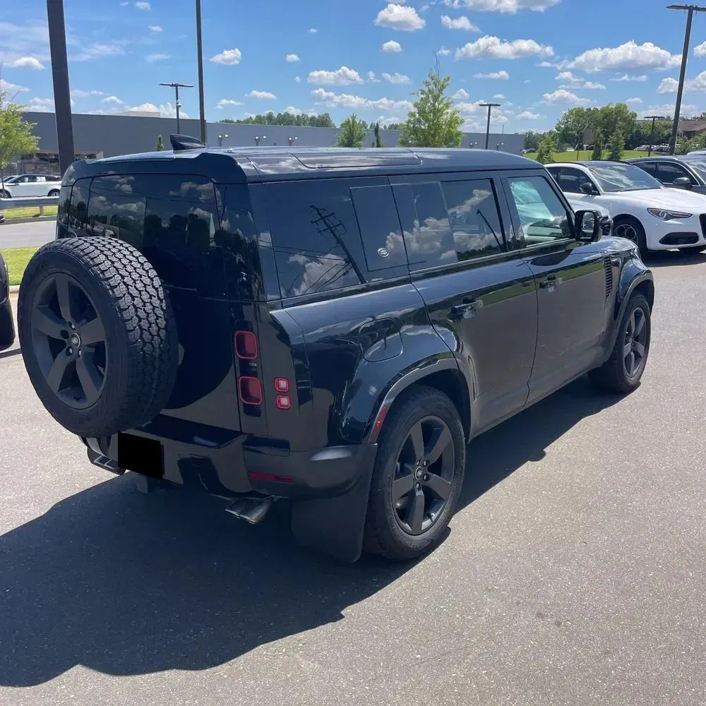 2024 Land Rover Defender 110 V8 P500 SE