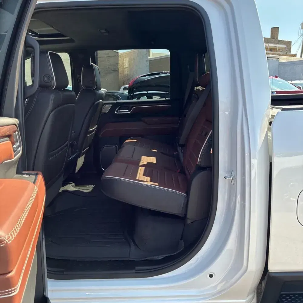 2025 GMC Sierra 3500HD Denali Ultimate