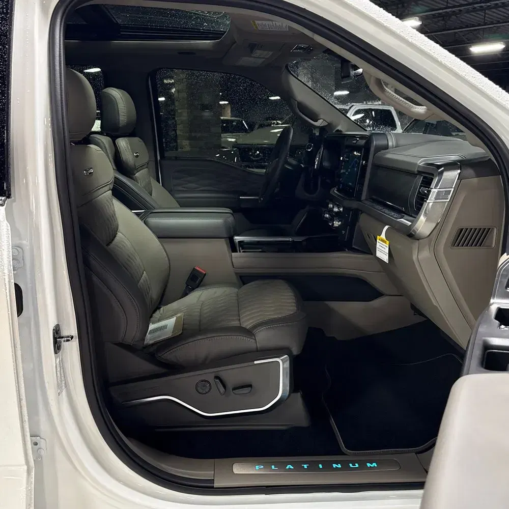 2025 Ford F-450 Super Duty Platinum