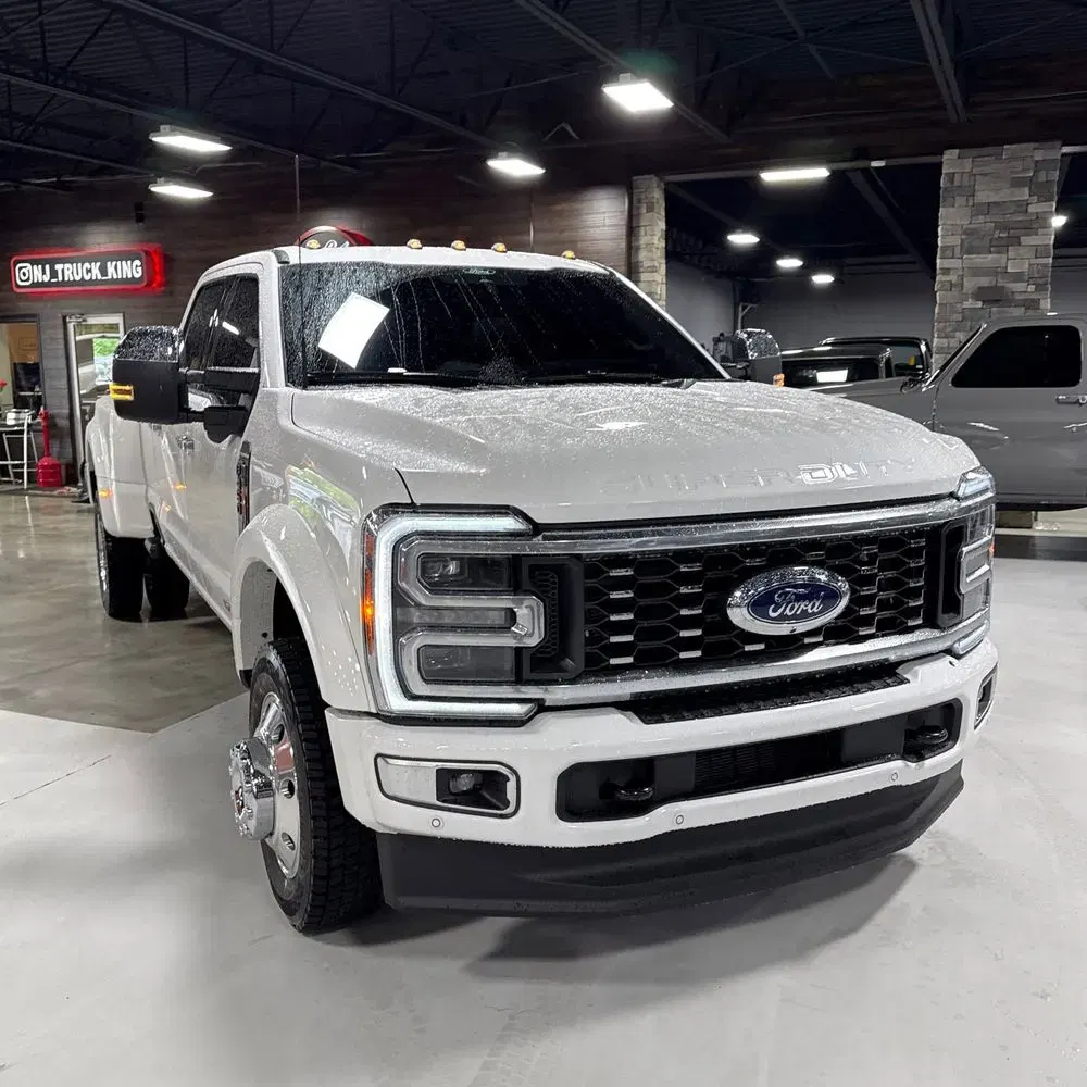 2025 Ford F-450 Super Duty Platinum