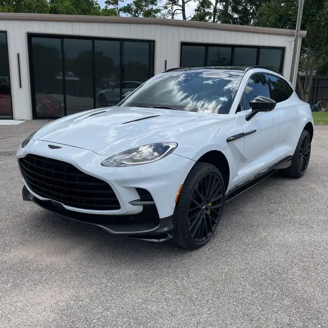 2023 Aston Martin DBX 707