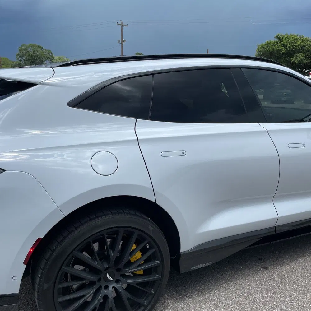 2023 Aston Martin DBX 707