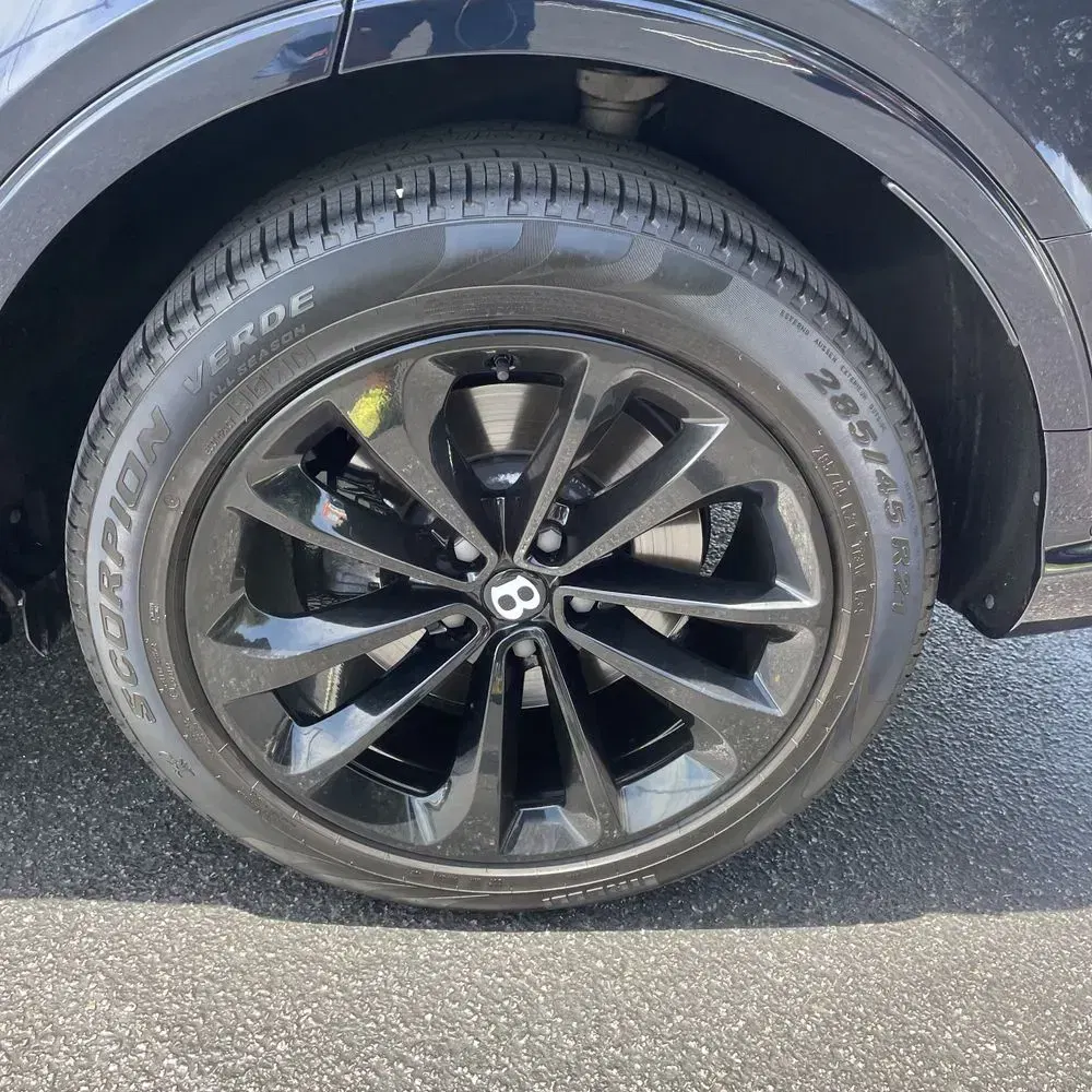 2022 Bentley Bentayga V8