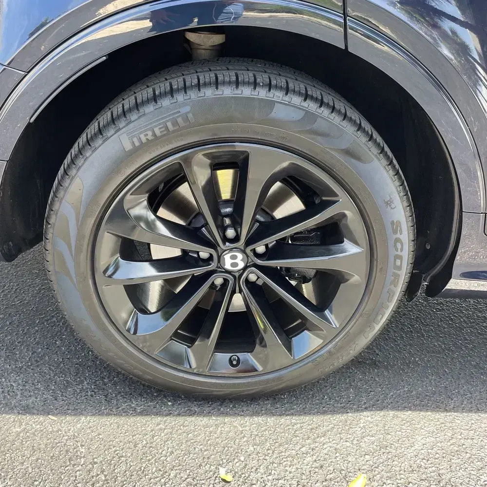 2022 Bentley Bentayga V8