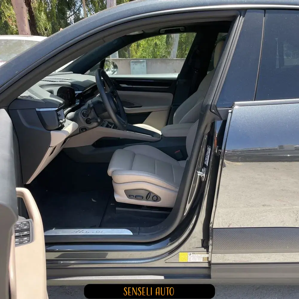 2025 Porsche Macan Electric