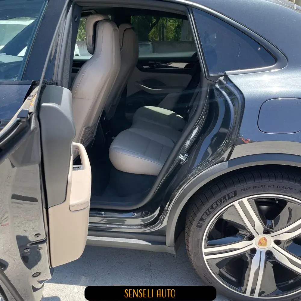 2025 Porsche Macan Electric
