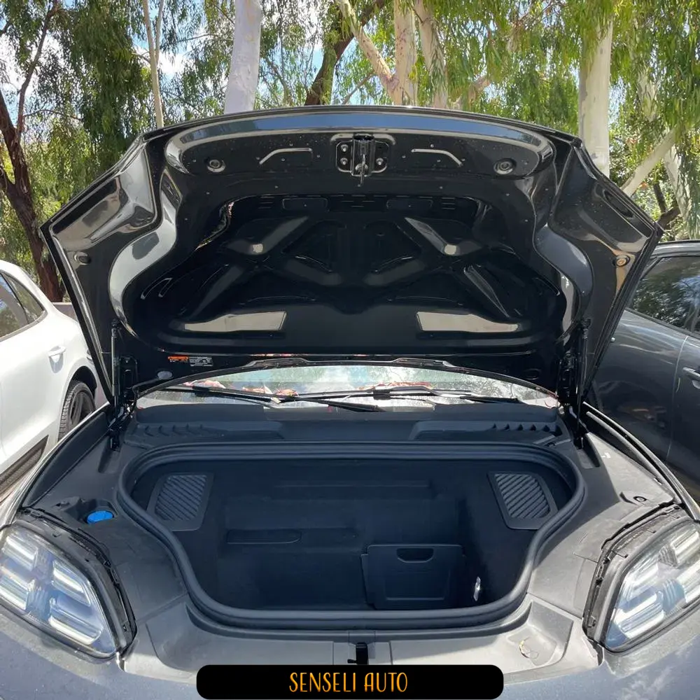 2025 Porsche Macan Electric