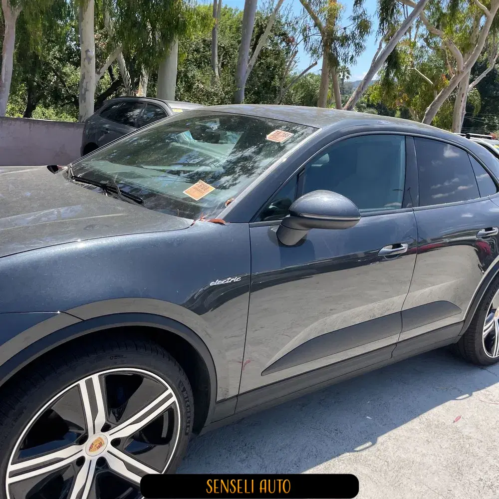2025 Porsche Macan Electric