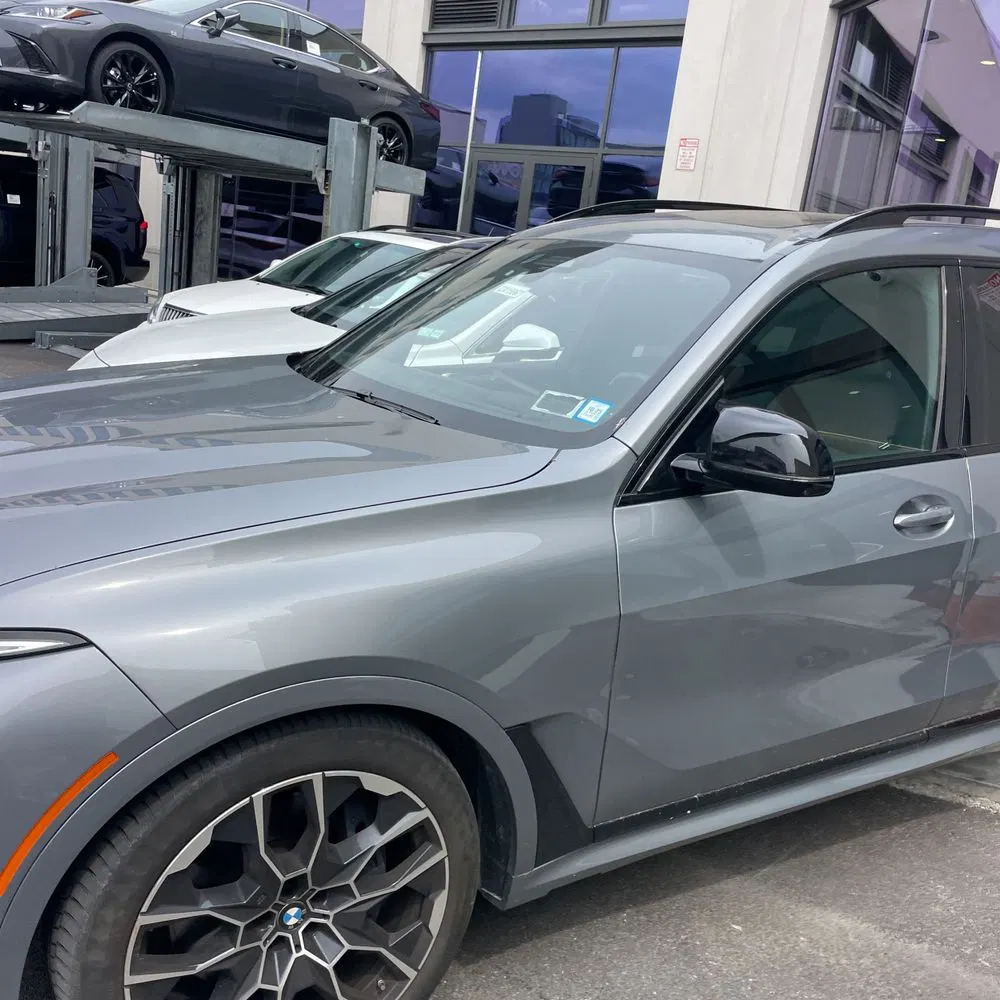 2023 BMW X7 M60i