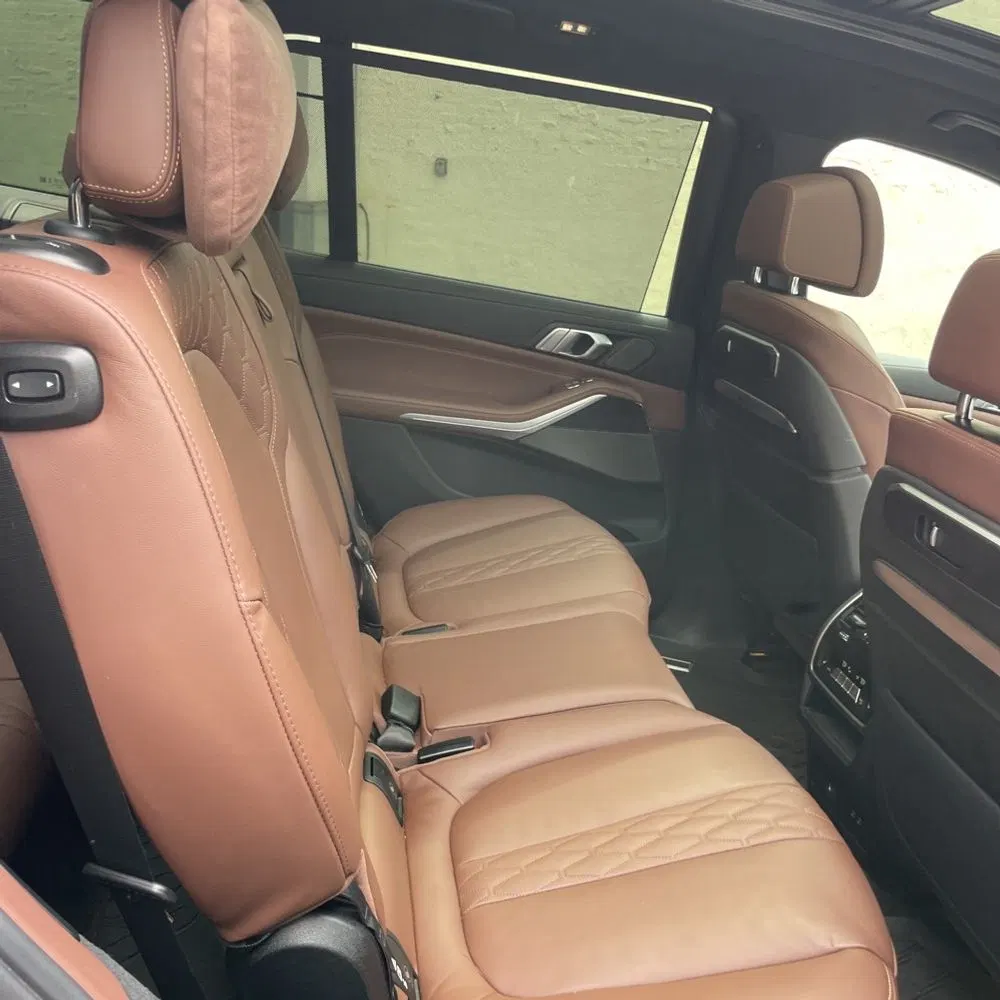 2023 BMW X7 M60i
