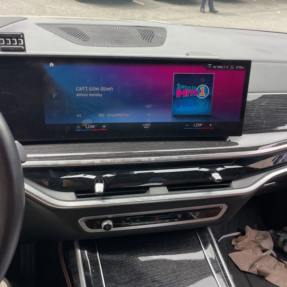 2023 BMW X7 M60i