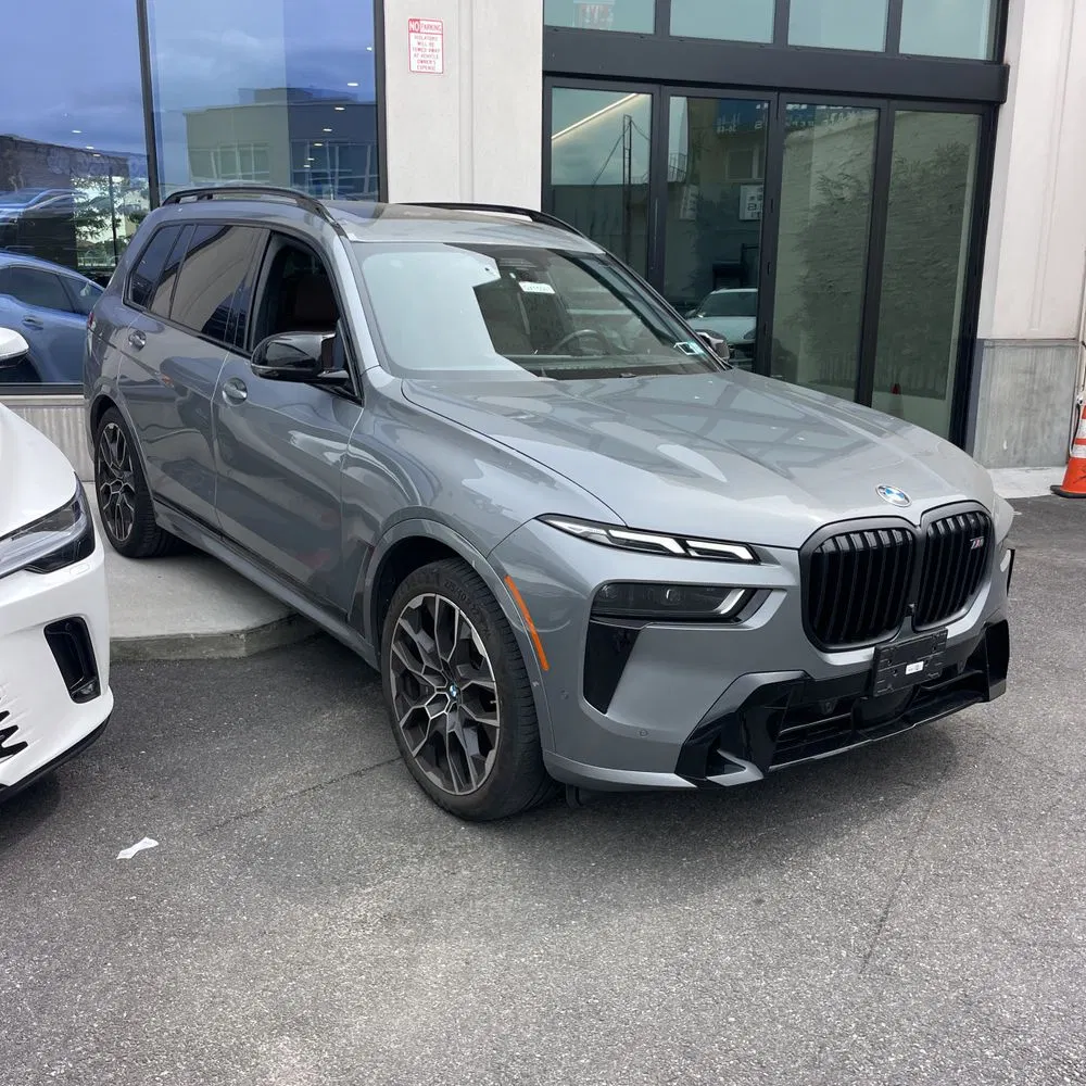 2023 BMW X7 M60i