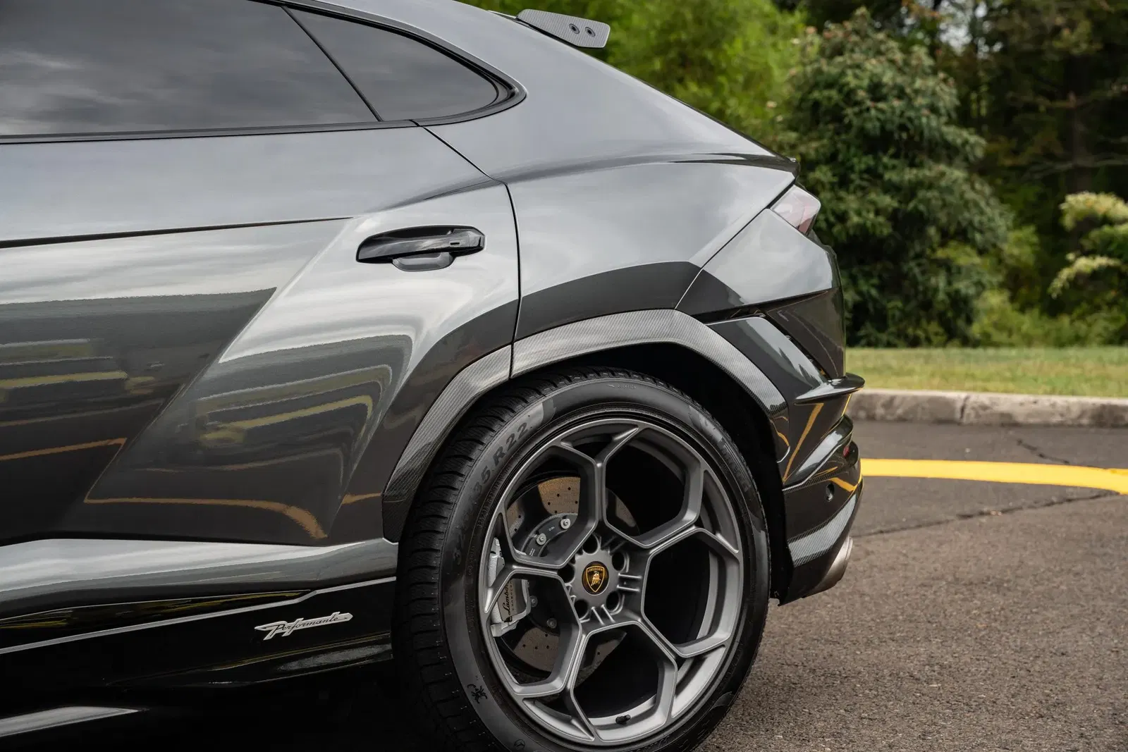 2023 Lamborghini Urus Performante