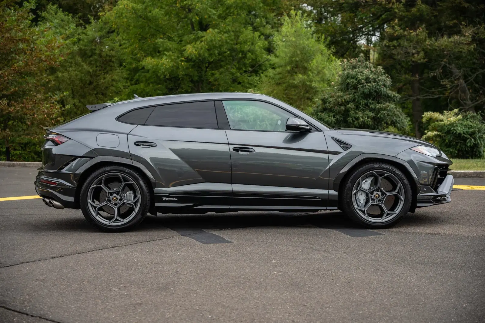 2023 Lamborghini Urus Performante