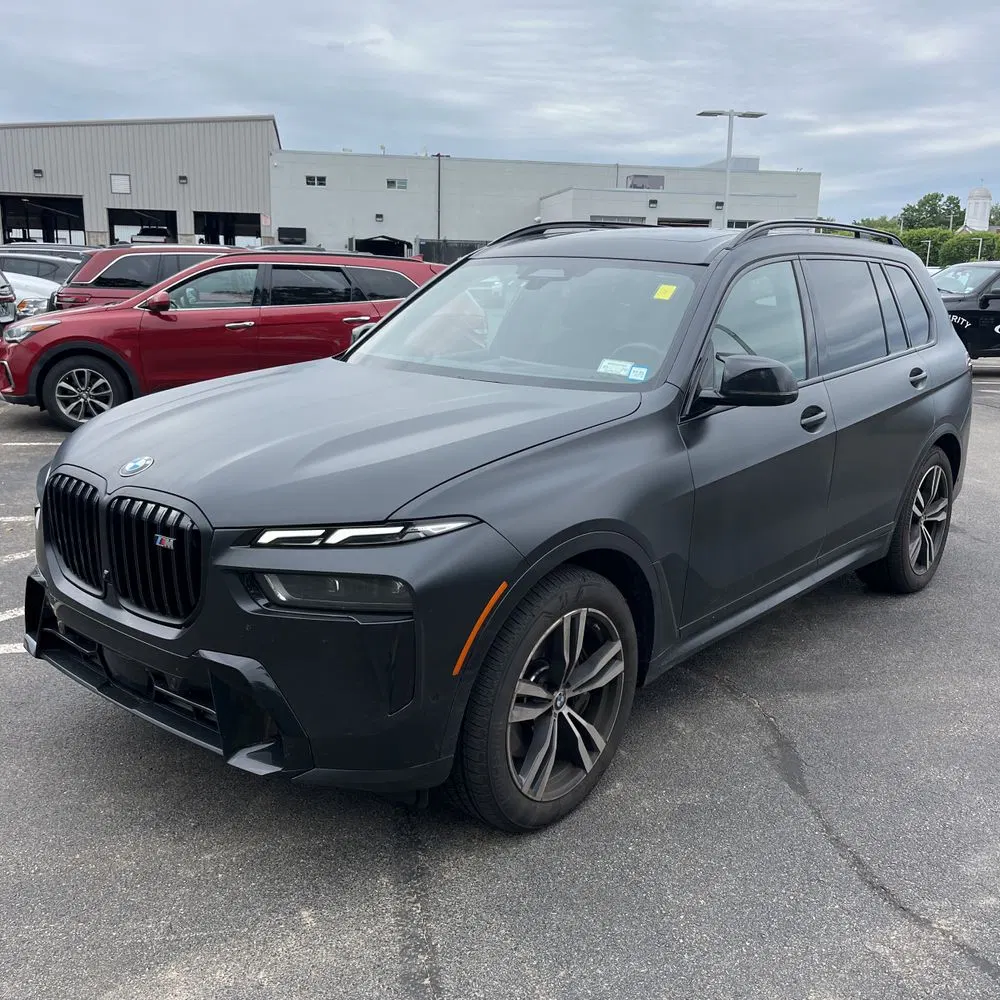 2025 BMW X7 M60i