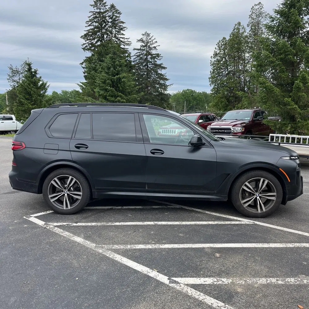 2025 BMW X7 M60i