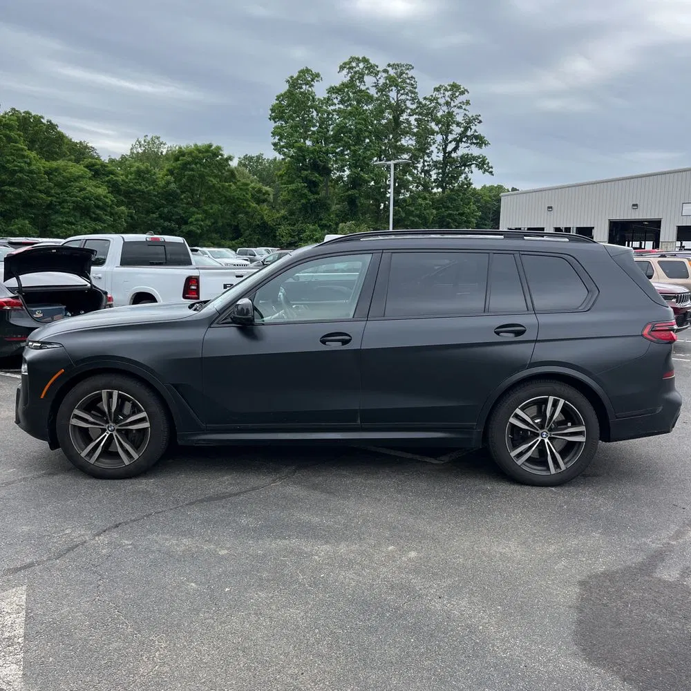 2025 BMW X7 M60i