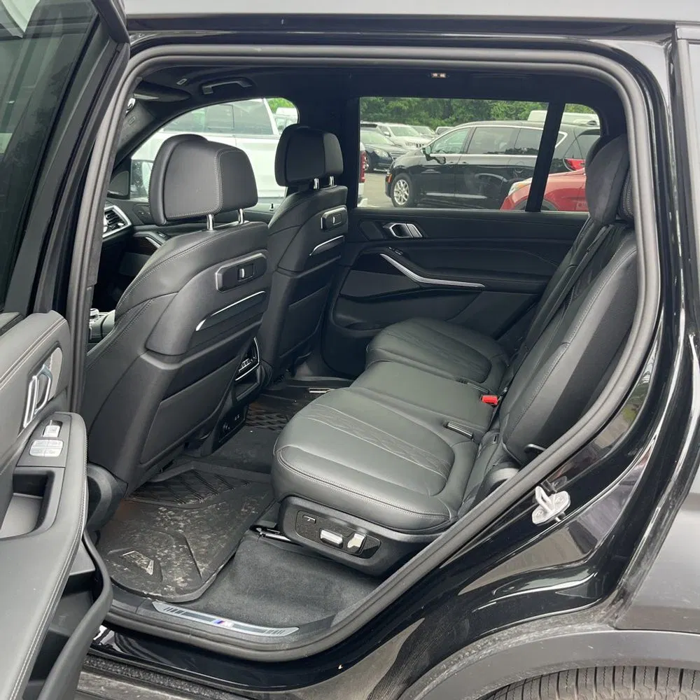 2025 BMW X7 M60i