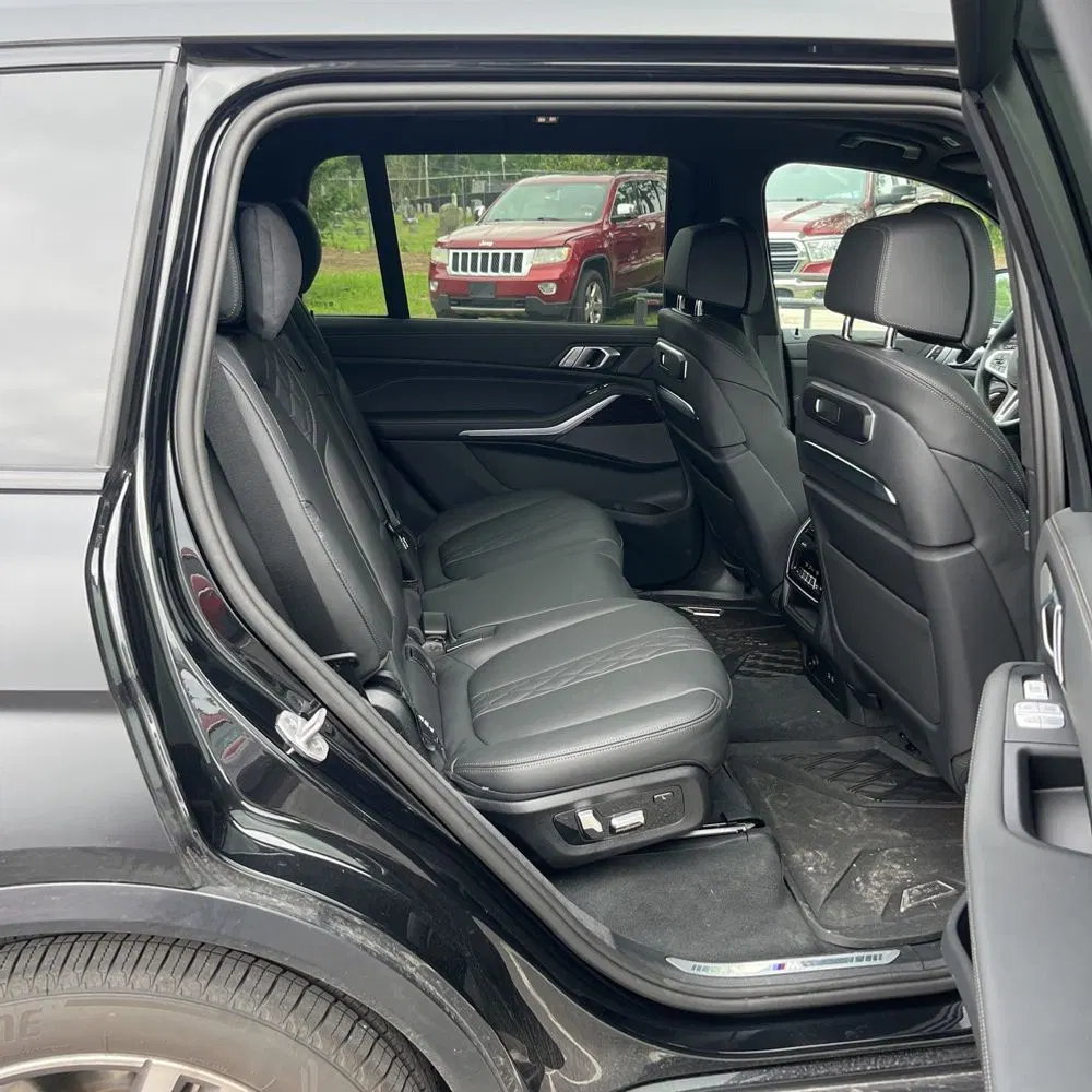 2025 BMW X7 M60i