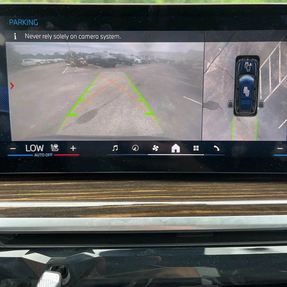 2025 BMW X7 M60i