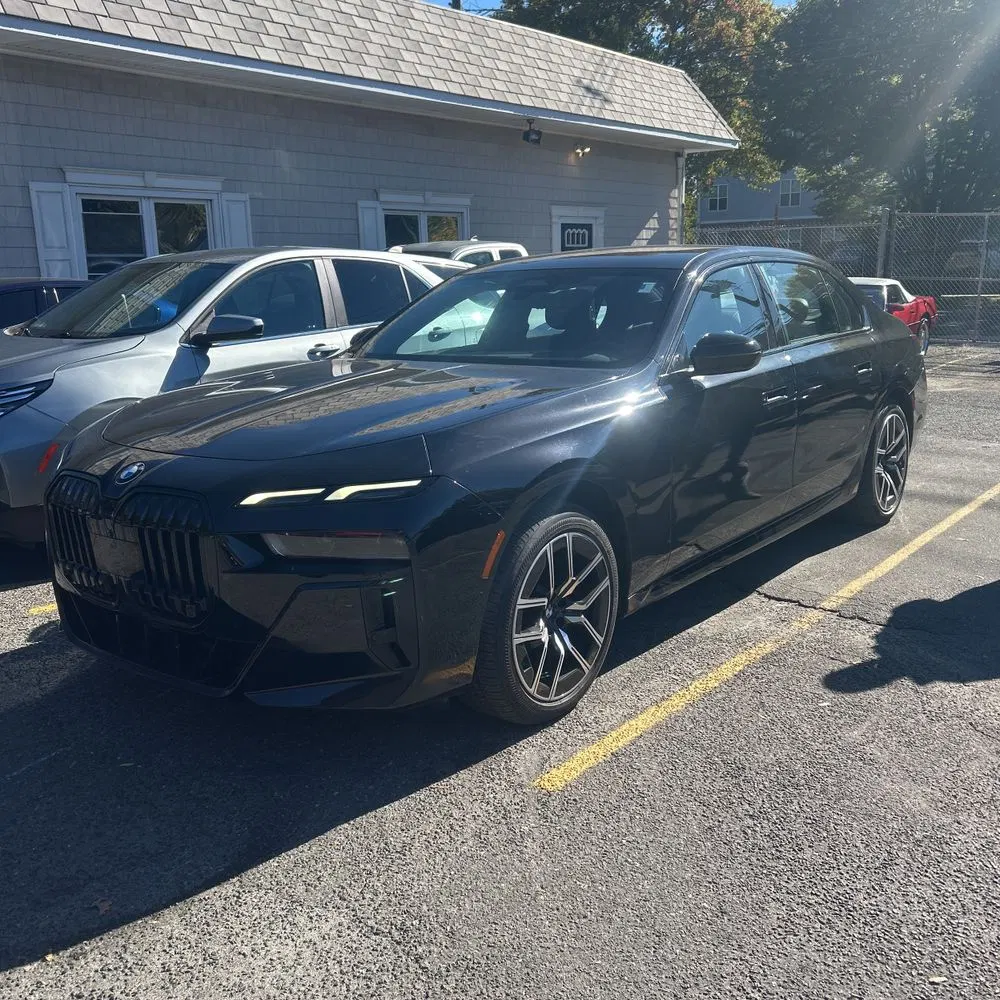 2023 BMW 7-Series 740i