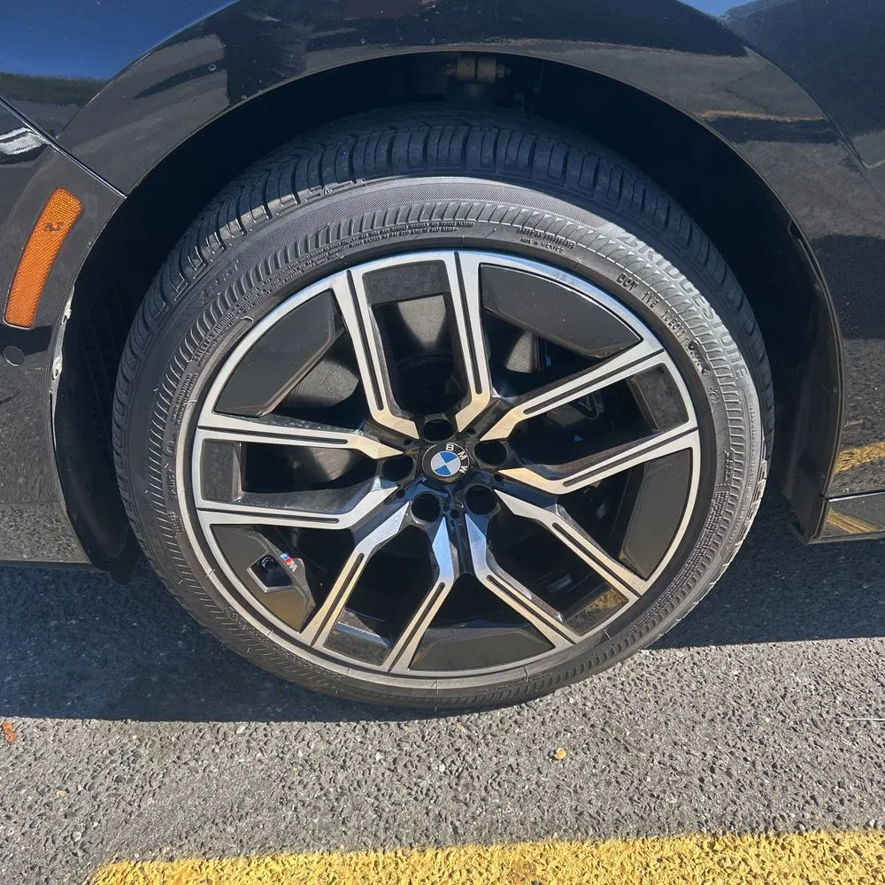 2023 BMW 7-Series 740i