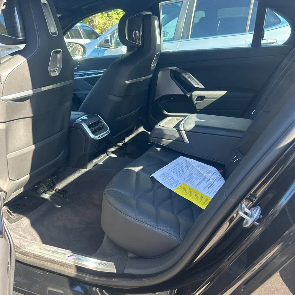 2023 BMW 7-Series 740i