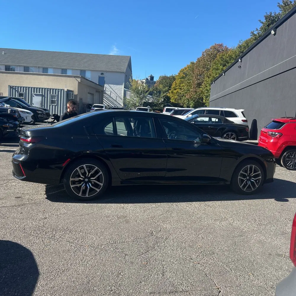 2023 BMW 7-Series 740i