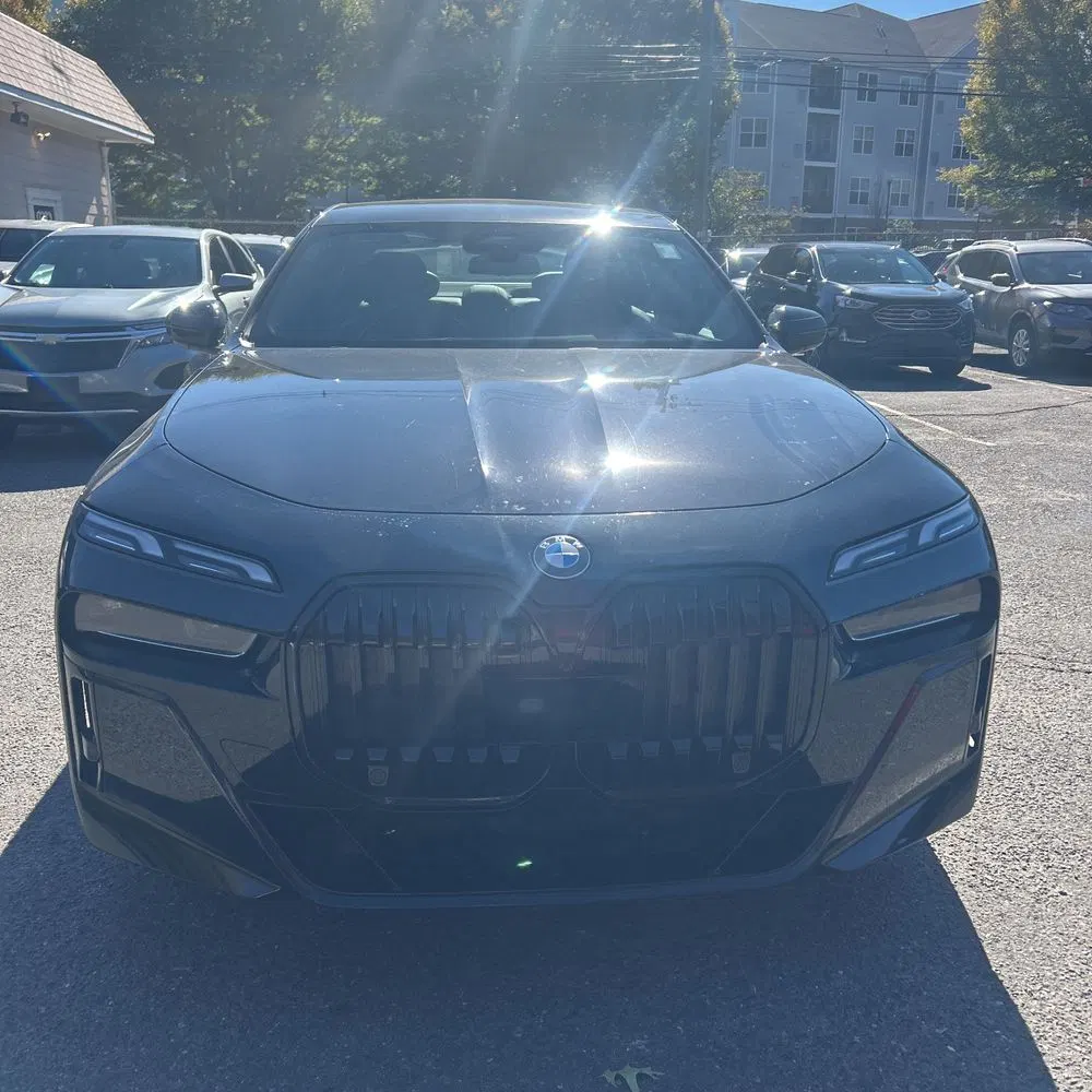 2023 BMW 7-Series 740i
