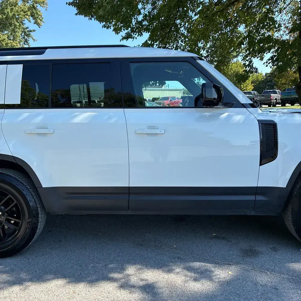 2025 Land Rover Defender 110 S P300
