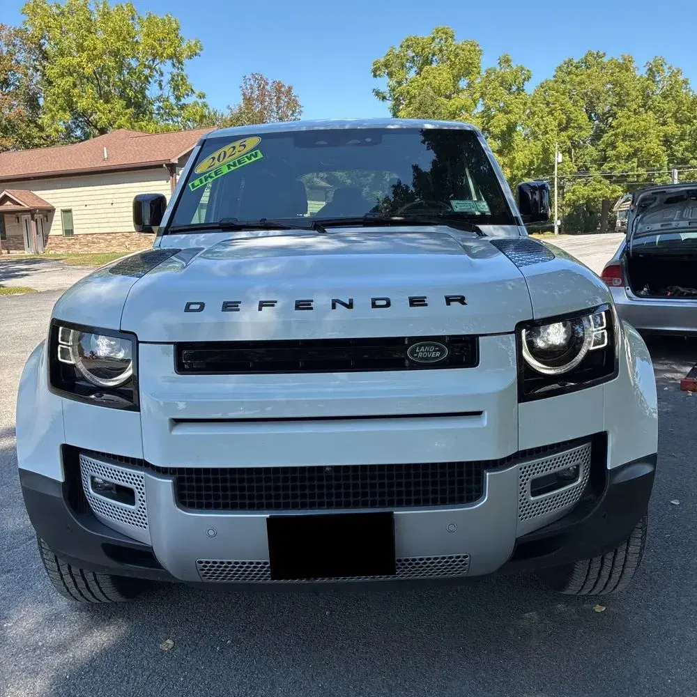 2025 Land Rover Defender 110 S P300